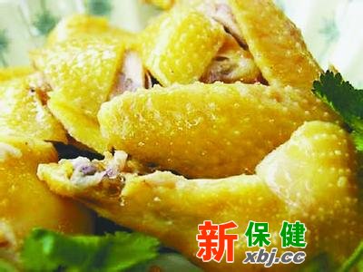 超市的速凍雞和市場上的現(xiàn)宰雞